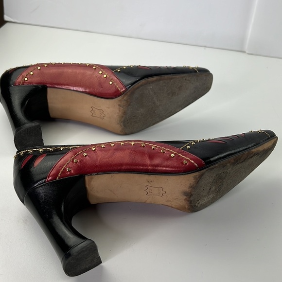 Margaret Jerrold  Vintage Patterned Red & Black Pumps with Gold Beading - Size 7 - Picture 8 of 11